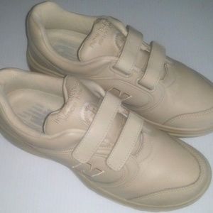 NEW BALANCE 812 Walking Shoes Women's  Sz 8 B